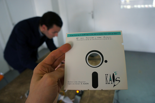 Working with a 5¼-inch floppy that was used to distribute KAOS, a collection of generative literature works. Picture: iMAL.