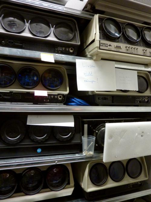 Different CRT tritube projectors from the HKB / AktiveArchive reference collection. Photo : PACKED vzw.