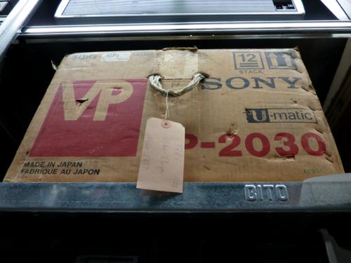 A SONY VP-2030 U-matic player stored in its original cardboard box. Photo : PACKED vzw.