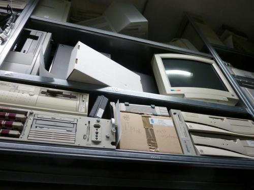 Vintage computers and monitors in the AktiveArchive / HKB reference collection. Photo: PACKED vzw.